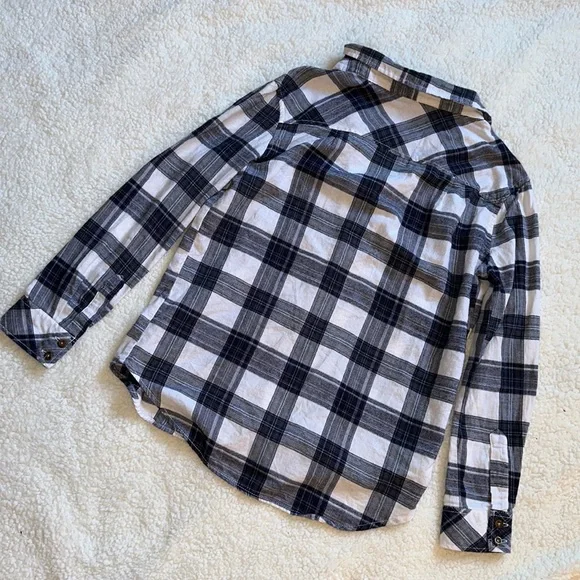 Women’s flannel - Picture 3 of 4